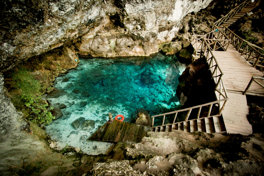 Hoyo Azul stunning blue cenote